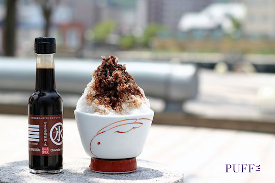chocolate-flavored-soy-sauce-shoyu-ice-cream-japan-2